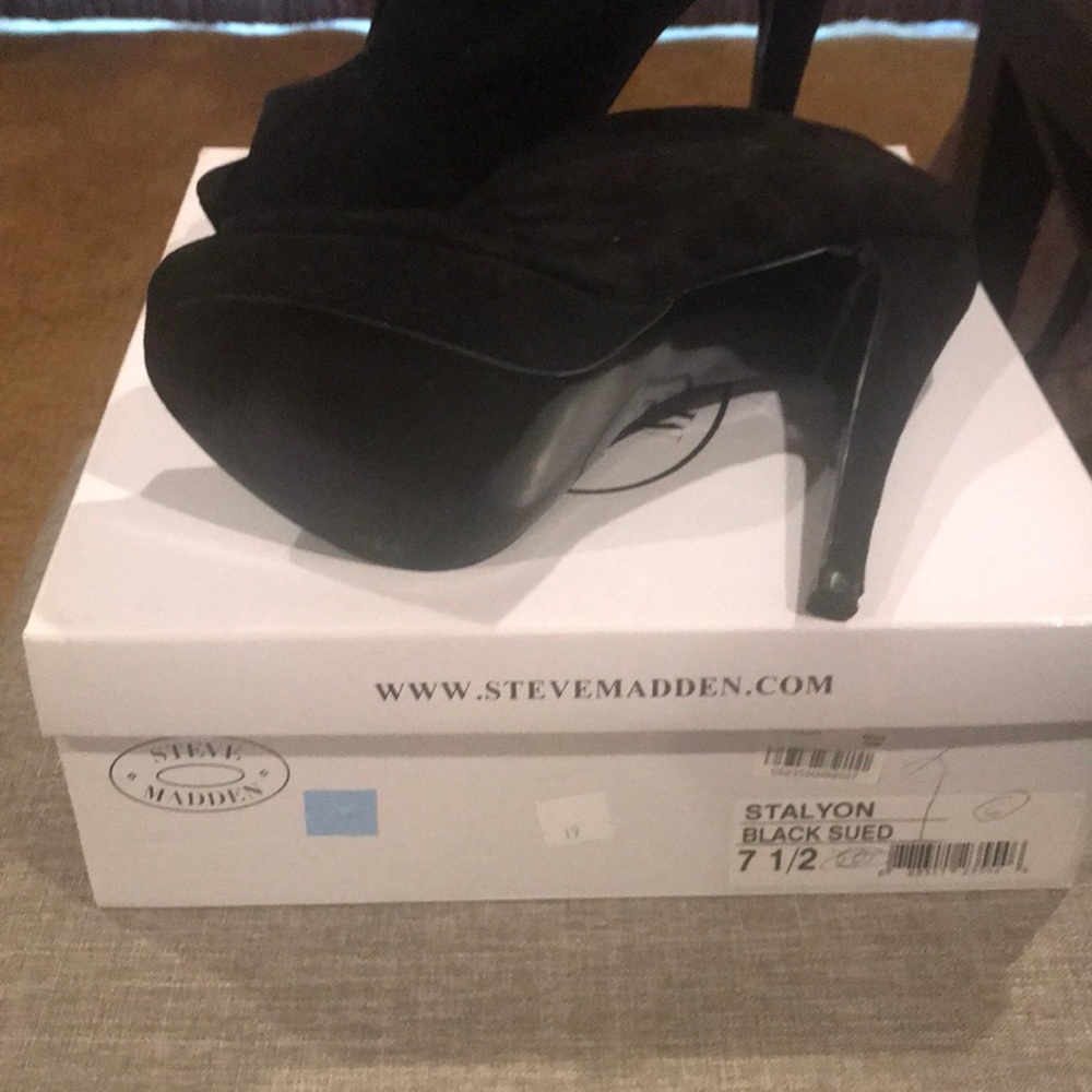 Shoes - Picture 3 of 3